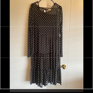 Classic polka dotted dress 🖤